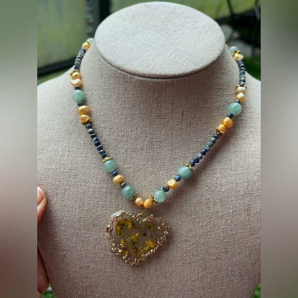 ARTISAN Hand Crafted Green Jade Lapis Lazuli Yellow Genuine Pearl Resin Heart - Picture 4 of 7